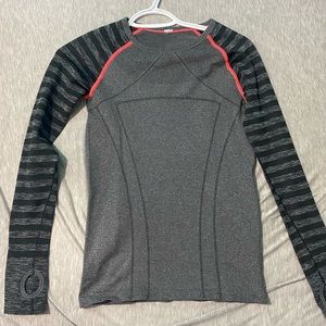 Ivivva lululemon long sleeve shirt with thumb holes